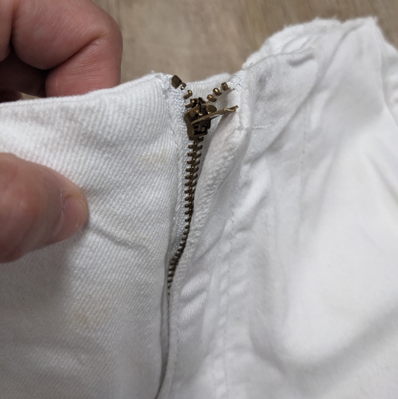 Shein White Bell Bottoms High Rise Raw Leg Hem Size 4 - Picture 4 of 11